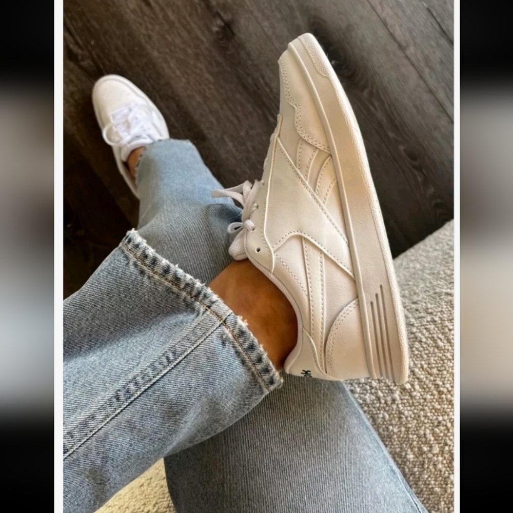 Reebok Womens Court Advance Cream Retro Casual Athletic Shoes 7.5
